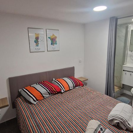 L'Auberge De Sucy - Studio Climatise Экстерьер фото