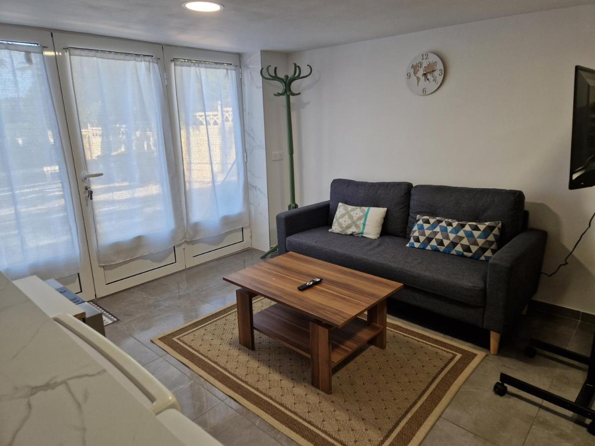 L'Auberge De Sucy - Studio Climatise Экстерьер фото