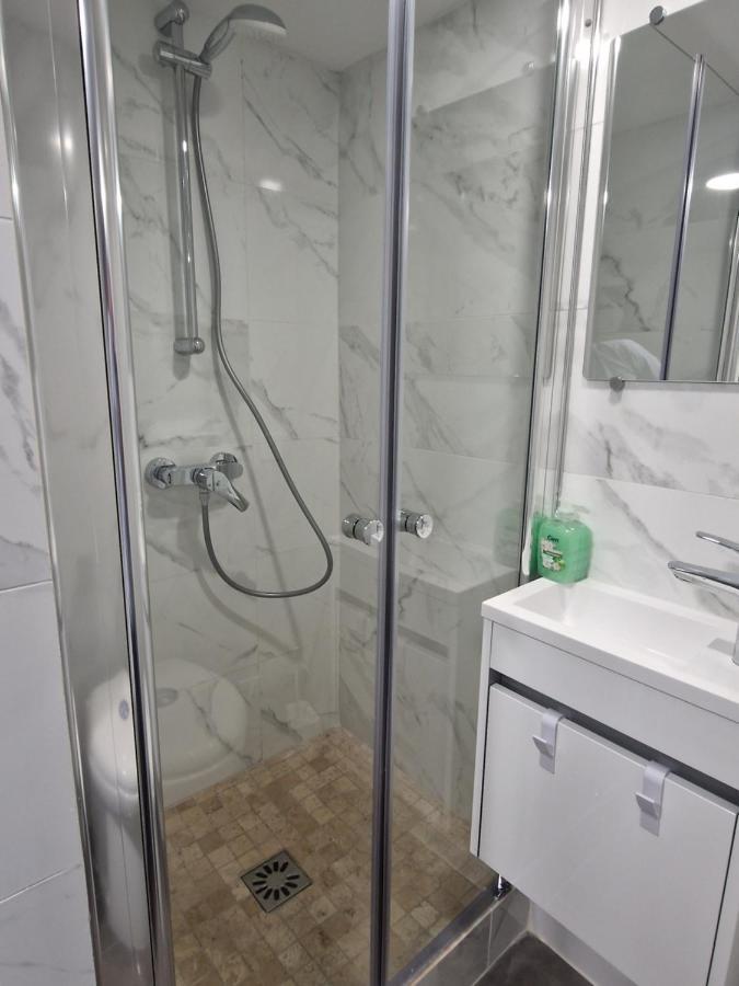 L'Auberge De Sucy - Studio Climatise Экстерьер фото
